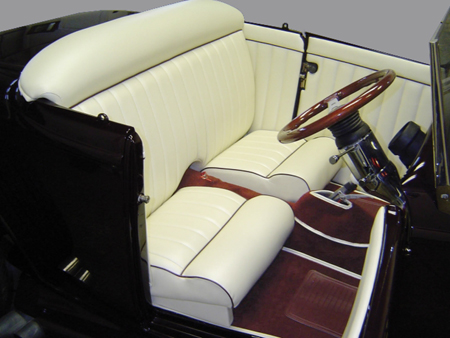 Hot rod bench seat and door trims in cream pleated vinyl